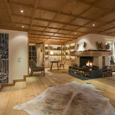 펜션 Lovely 5-bed House In