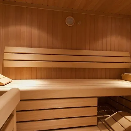 Lovely 5-bed House In 장크트안톤암아를베르크