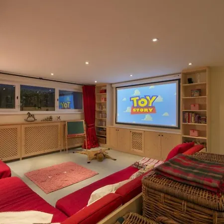 Tatil Evi Lovely 5-bed House In *